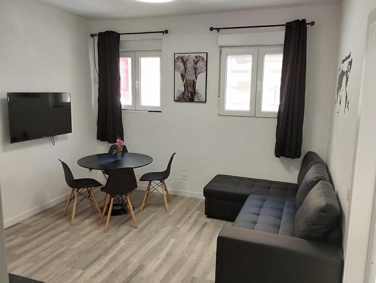 אליקאנטה Apartamento Blanco Y Negro En El Centro מראה חיצוני תמונה