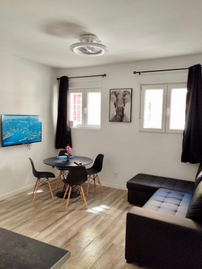 אליקאנטה Apartamento Blanco Y Negro En El Centro מראה חיצוני תמונה