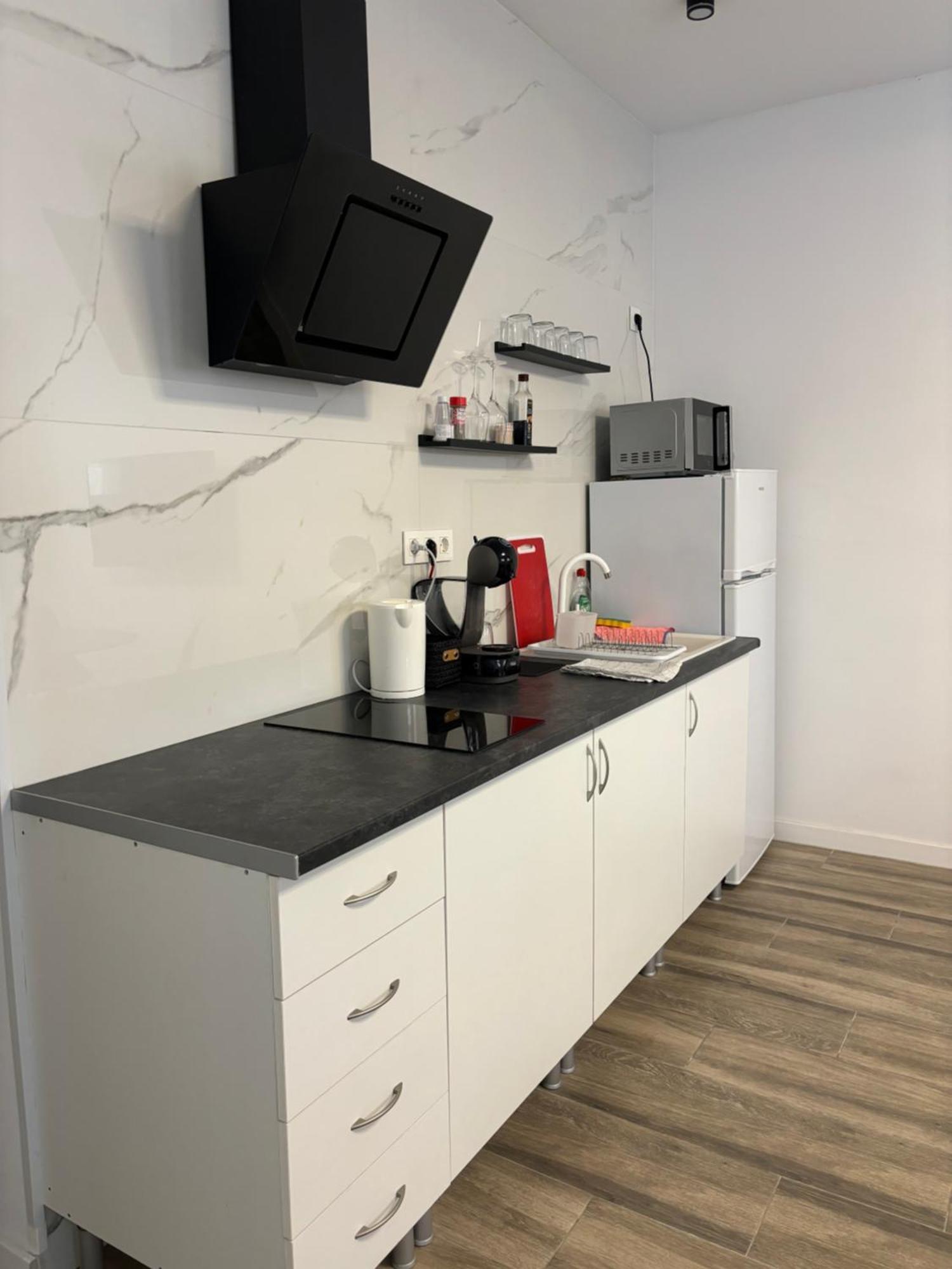 אליקאנטה Apartamento Blanco Y Negro En El Centro מראה חיצוני תמונה