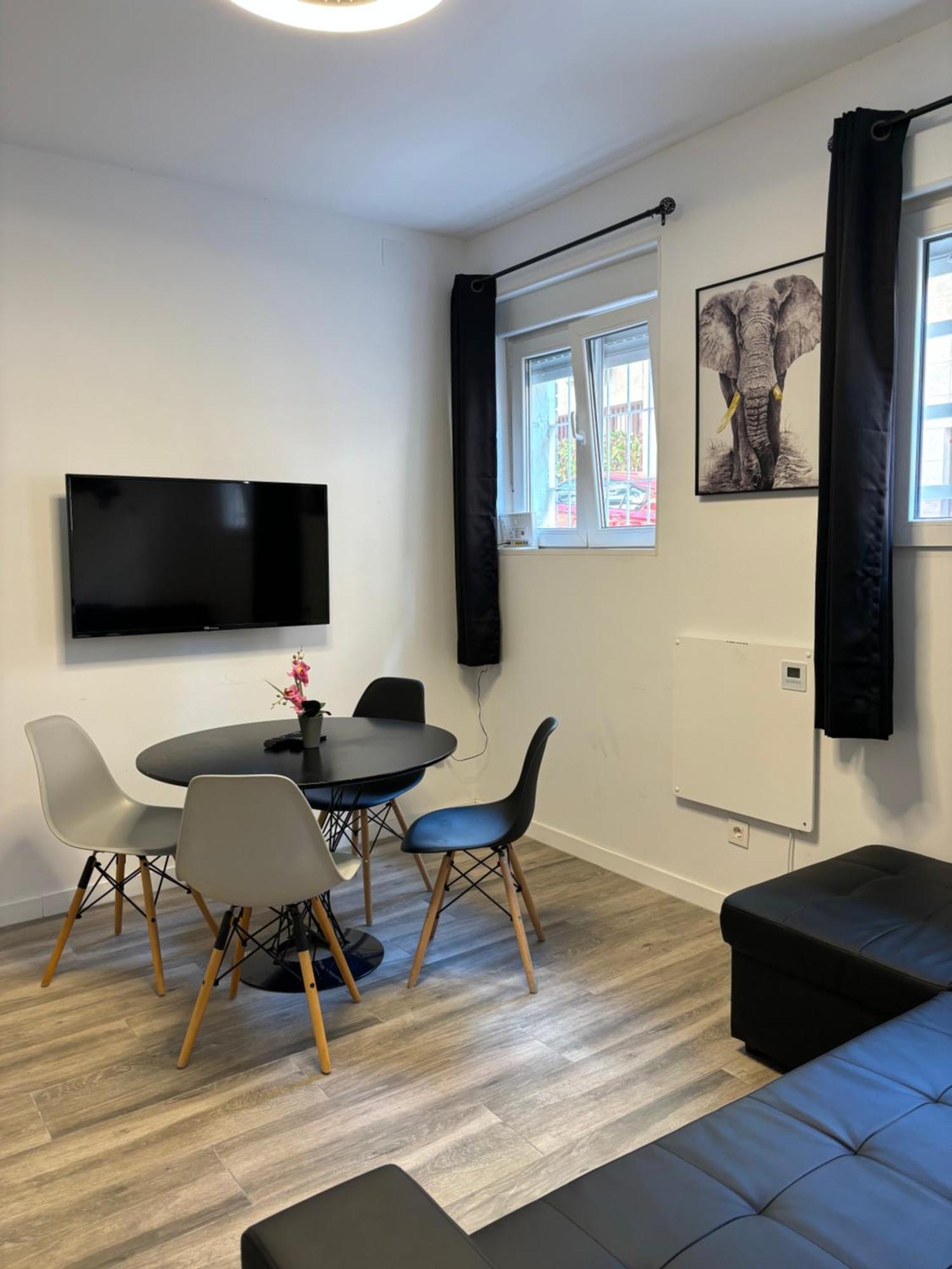 אליקאנטה Apartamento Blanco Y Negro En El Centro מראה חיצוני תמונה