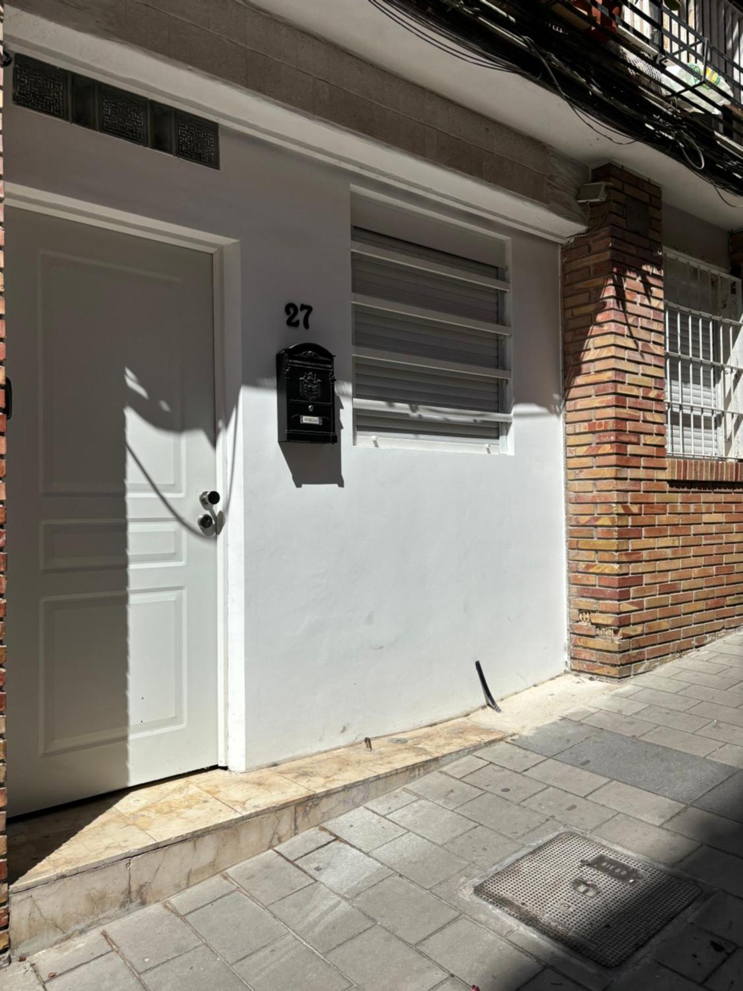 אליקאנטה Apartamento Blanco Y Negro En El Centro מראה חיצוני תמונה