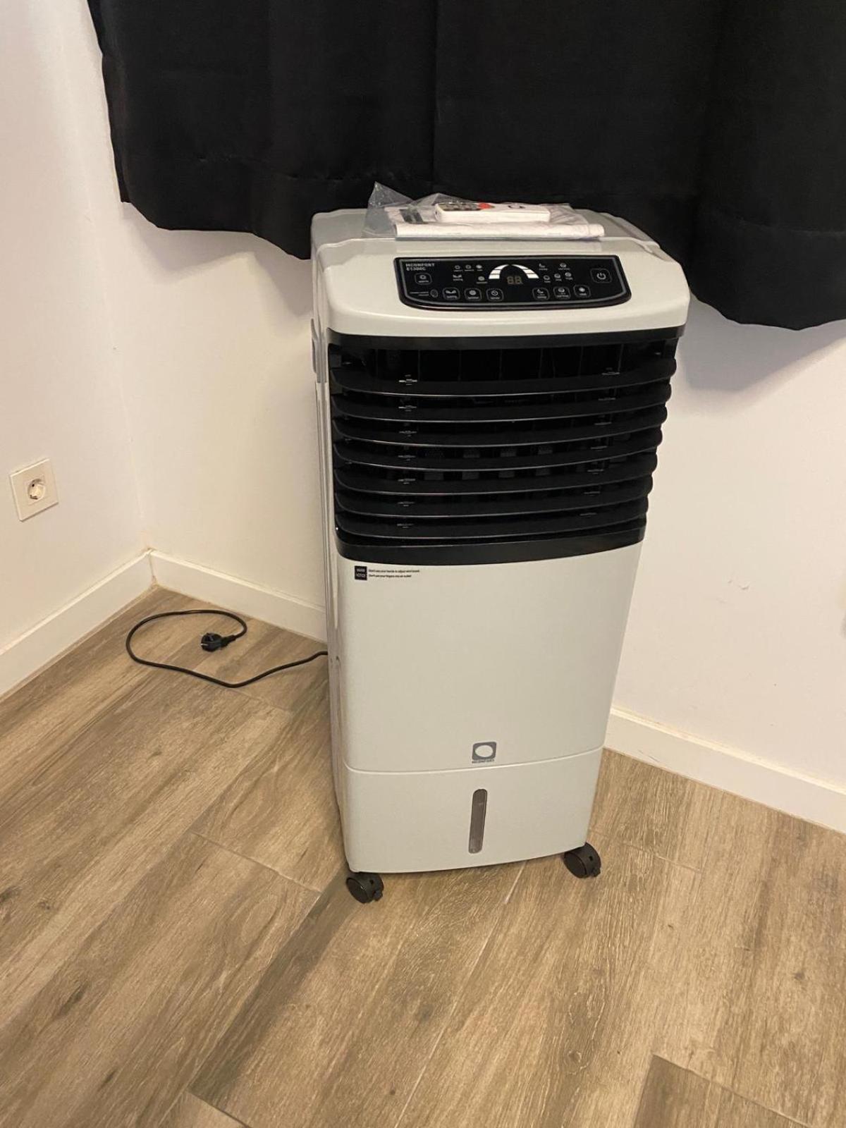 אליקאנטה Apartamento Blanco Y Negro En El Centro מראה חיצוני תמונה